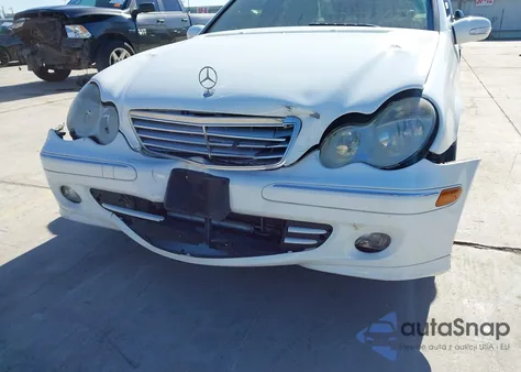 2005 Mercedes-Benz C 320 Luxury/Sport z USA, uszkodzony, nr VIN WDBRF64J15F597304